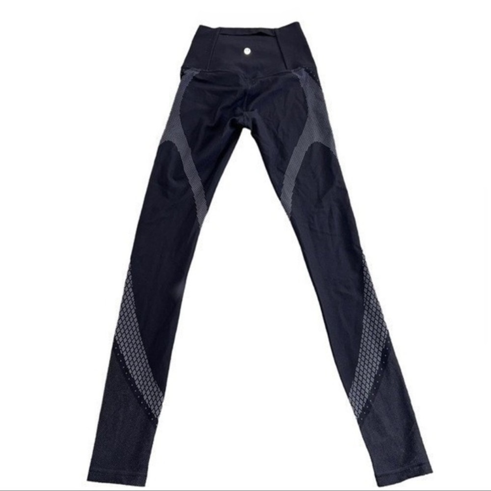 Lululemon Mapped Out High-Rise Tight 28"
Black / Glacier Grey - Picture 9 of 12
